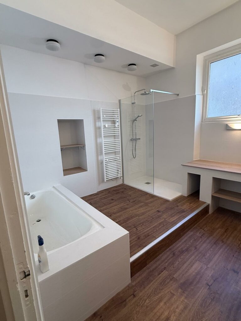 Rue de Metz Salle de bains – Rénovation Salle de bains · Rue de Metz Toulouse (photo 10)